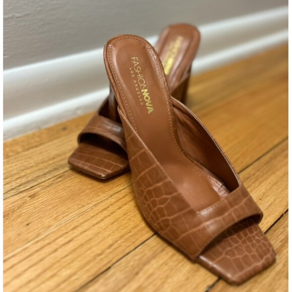 Light Brown Mules - Picture 12 of 12
